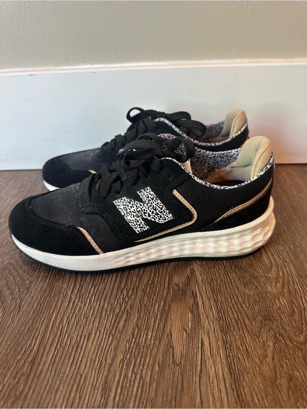 New Balance Black & White Casual Fresh Foam Sneaker - Picture 4 of 6